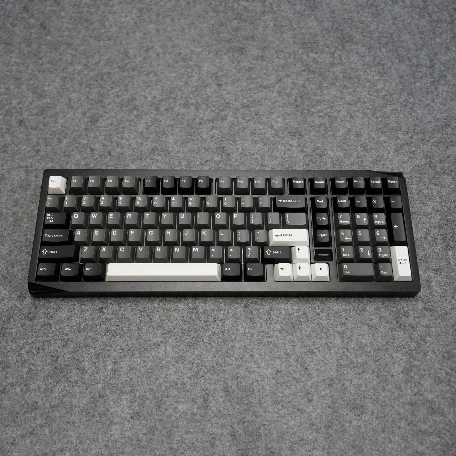 Gem 02 VIA Custom Mechanical Keyboard - Image 4