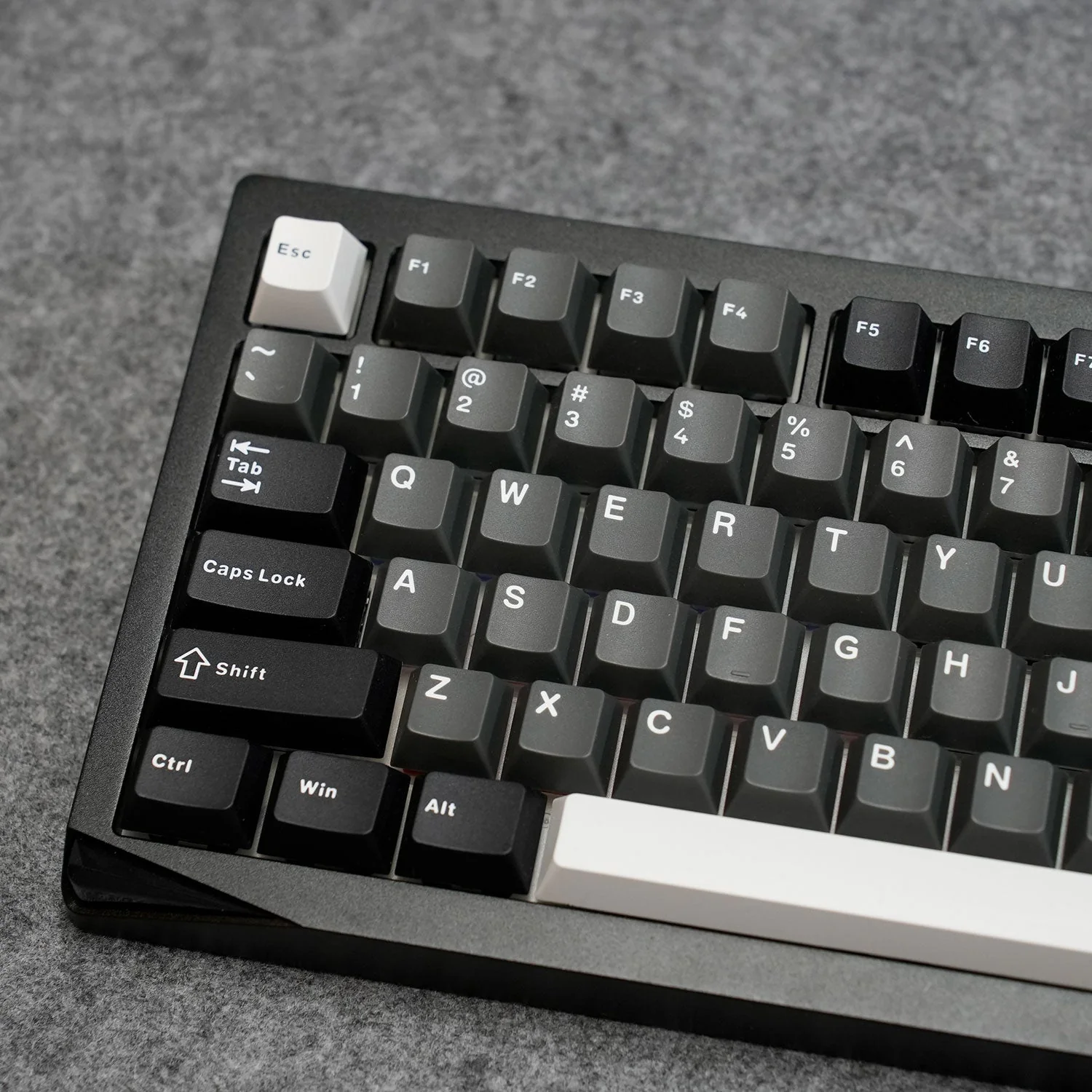 Gem 02 VIA Custom Mechanical Keyboard - Image 6